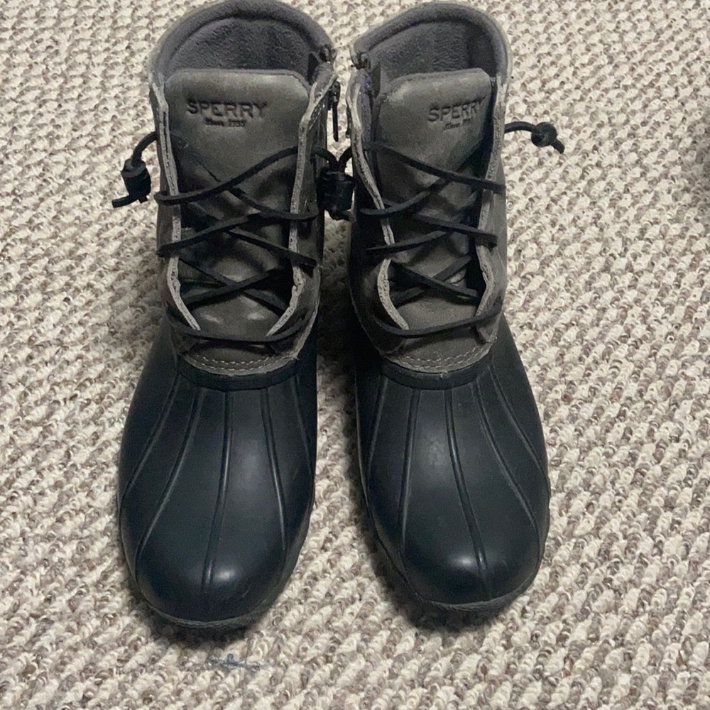 Women’s sperry duck boots